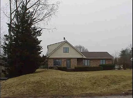 378 E Shore Dr photo 1