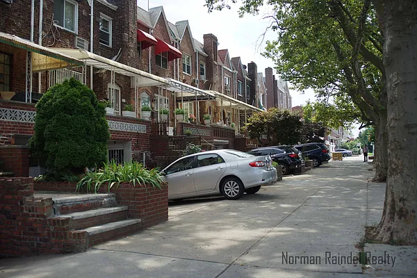 Rented by Norman Raindel, LREB | media 14