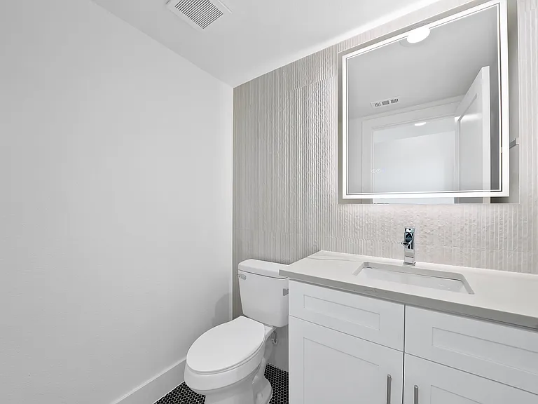 7207 Mohawk Dr #108 — Photo 24