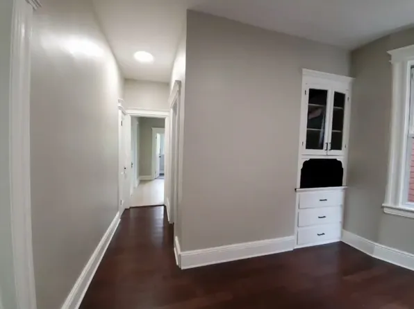 189 Boyd Avenue image 3 of 13