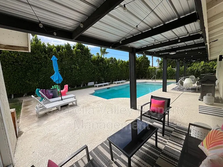 2960 N Cypress Rd — Photo 8