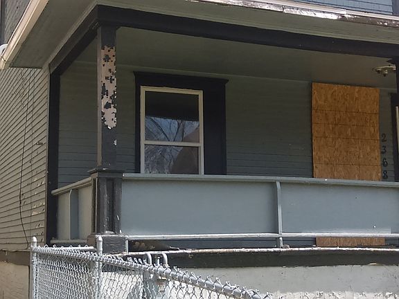 5th image of 2368 Maplewood Ave