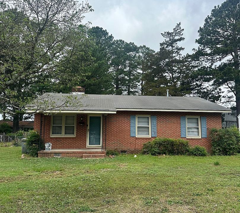 1st image of 144 N Fairview Cir