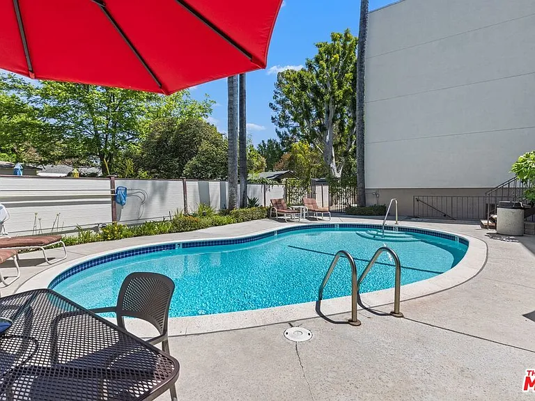 12801 Moorpark St #206 — Photo 26