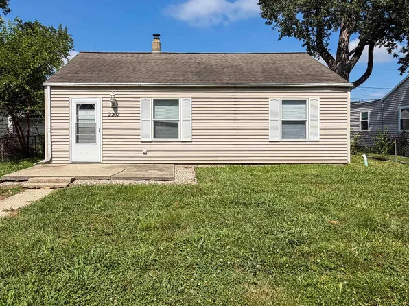 2207 S Vine St, Muncie, IN 47302