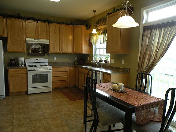 4th image of 5541 Bingley Ln