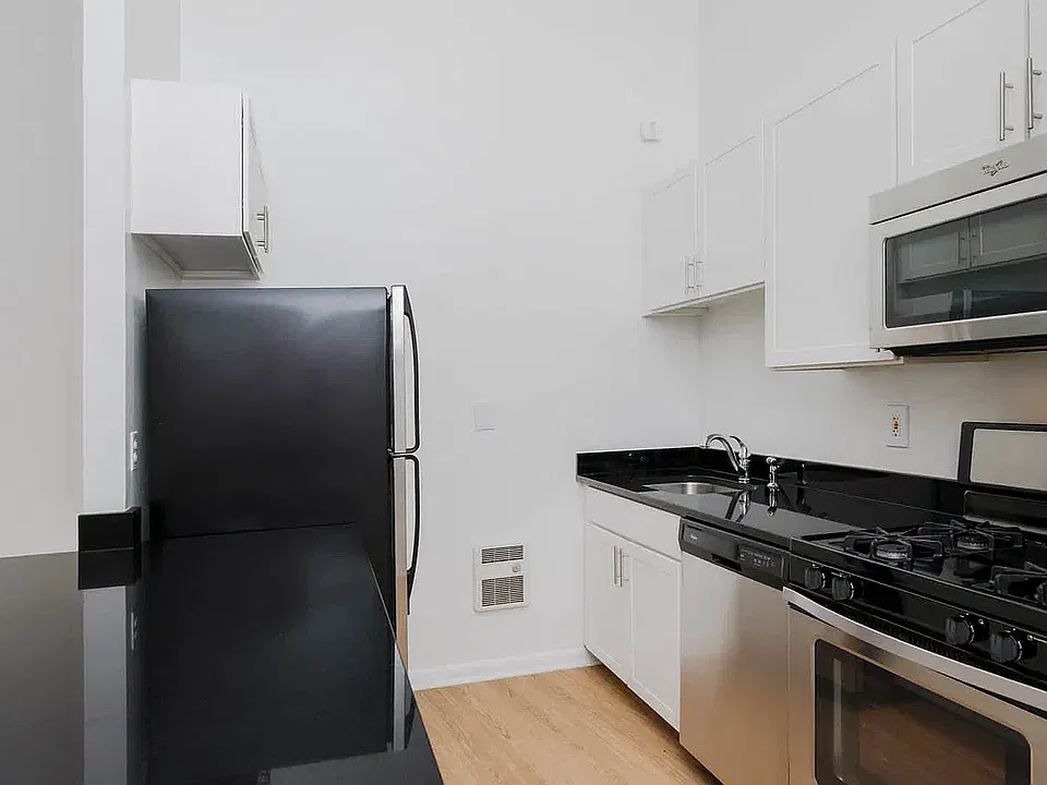 71 Broadway #17D