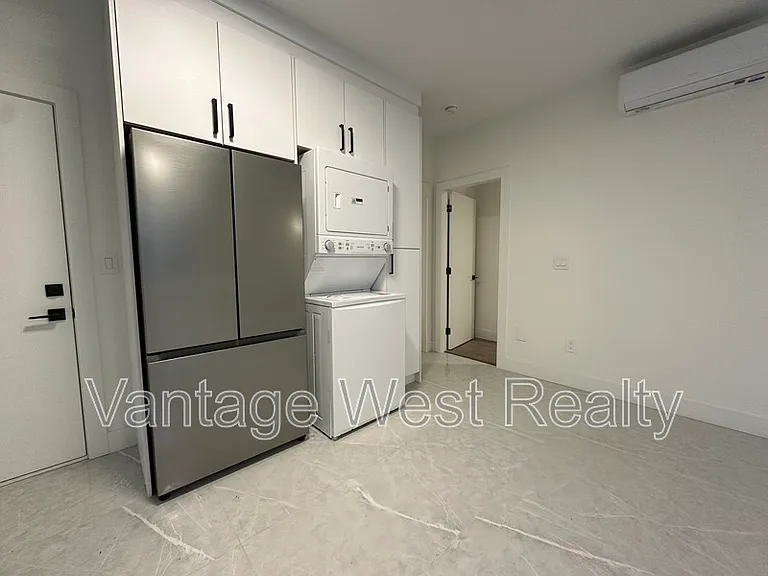 3757B Astoria Dr — Photo 5