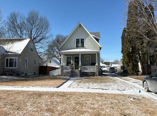 305 54th St, Moline, IL 61265