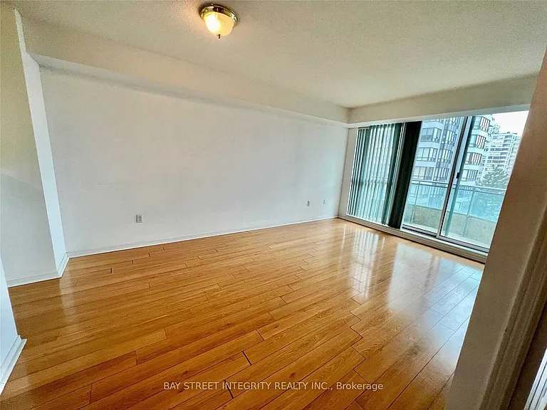 8 Pemberton Ave #709 — Photo 6