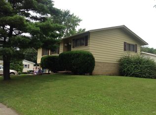 1710 Indiana St, Saint Charles, IL 60174