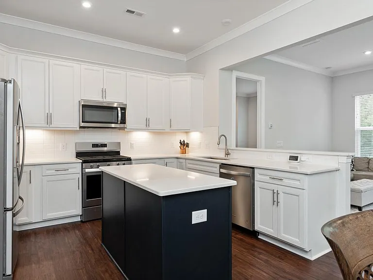 147 Heathbrook Ln — Photo 5