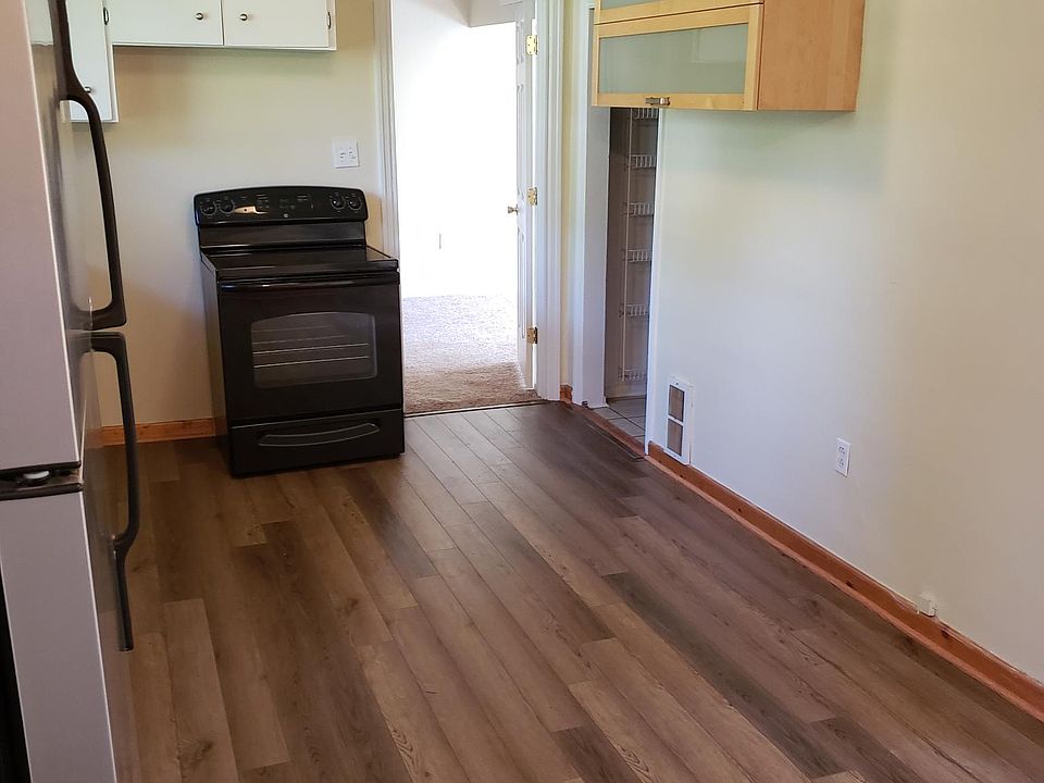 1st image of 3313 Sharon Ave