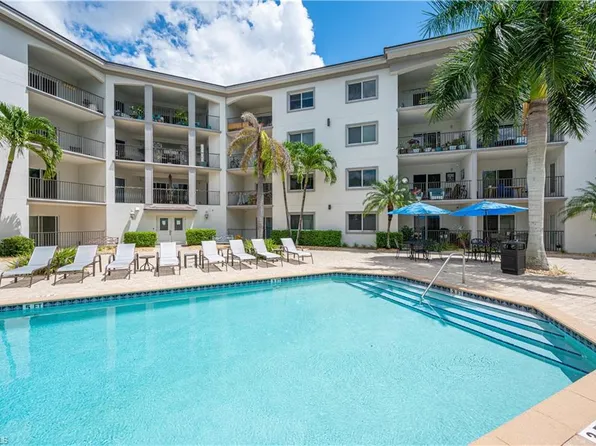1100 Pine Ridge RD #400, NAPLES, FL 34108