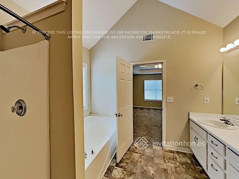 400 Freedom Dr — Photo 17