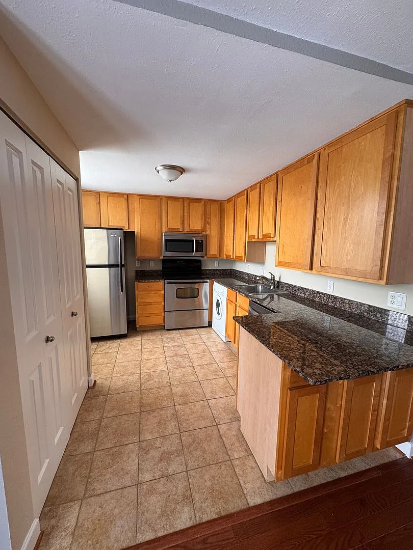 5630 Pershing Ave #36 | Saint Louis 63112 — Photo 1