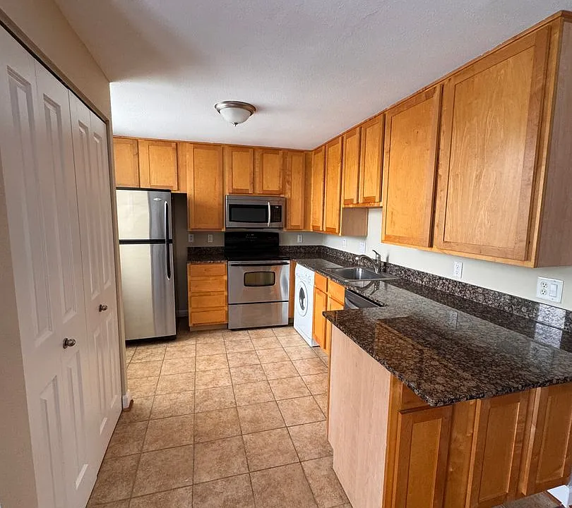 5630 Pershing Ave #36