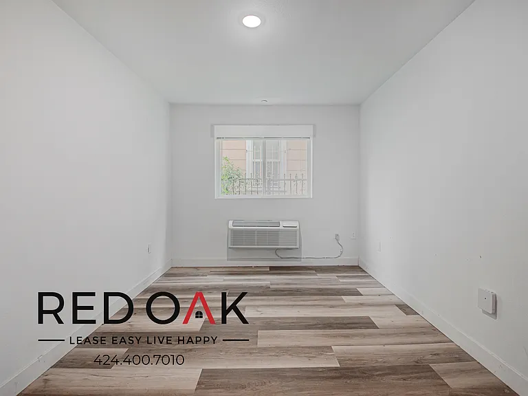 2837 San Marino St #204 — Photo 2