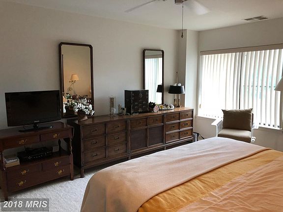 Bedroom (Master)- with bath and walk in closet