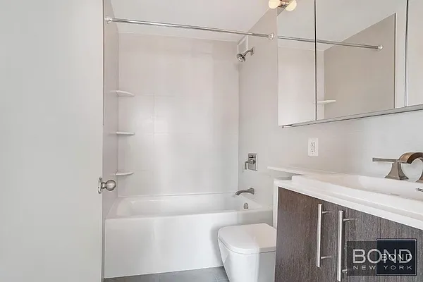 Rented by Bond New York | media 6