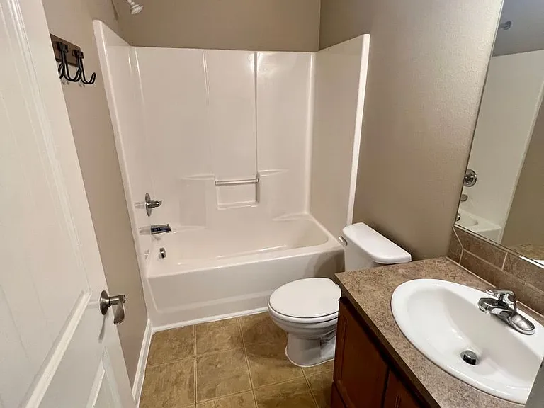 63220 Lancaster St — Photo 7