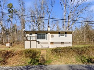 950 Indian Gap Rd, Sevierville, TN 37876