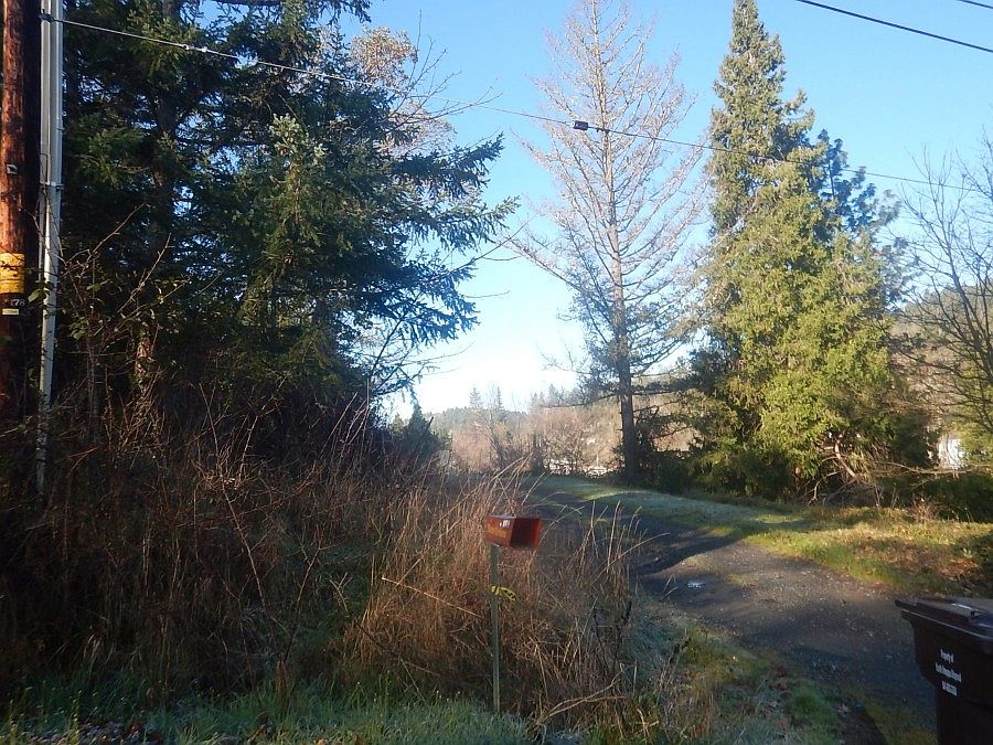 1st image of 220 Byron St