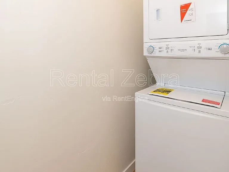 663 SE Dunham St #2 — Photo 32