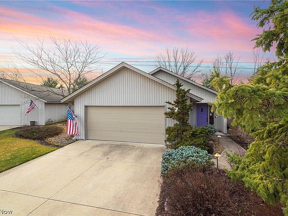 2nd image of 33164 Glenwood Ct