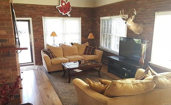 4th image of 1103 Fulton Dr