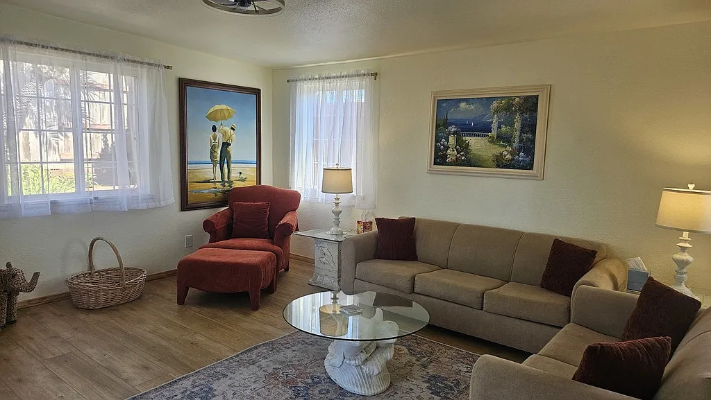 3 bed, 2.0 bath, $5,125 — Photo 2