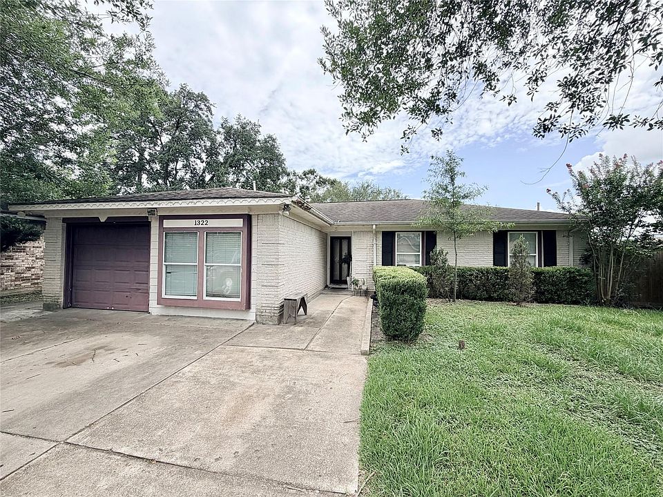 1st image of 1322 Saddle Rock Dr