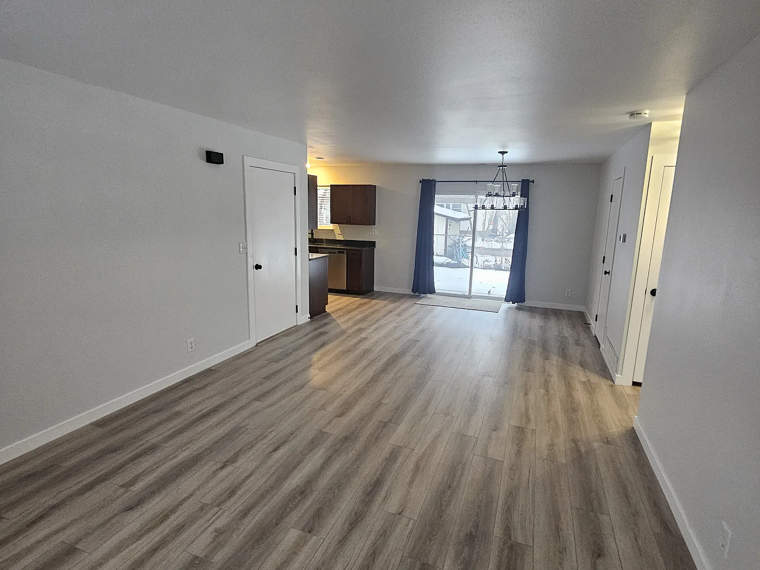 2 bed, $1,695 — Photo 2