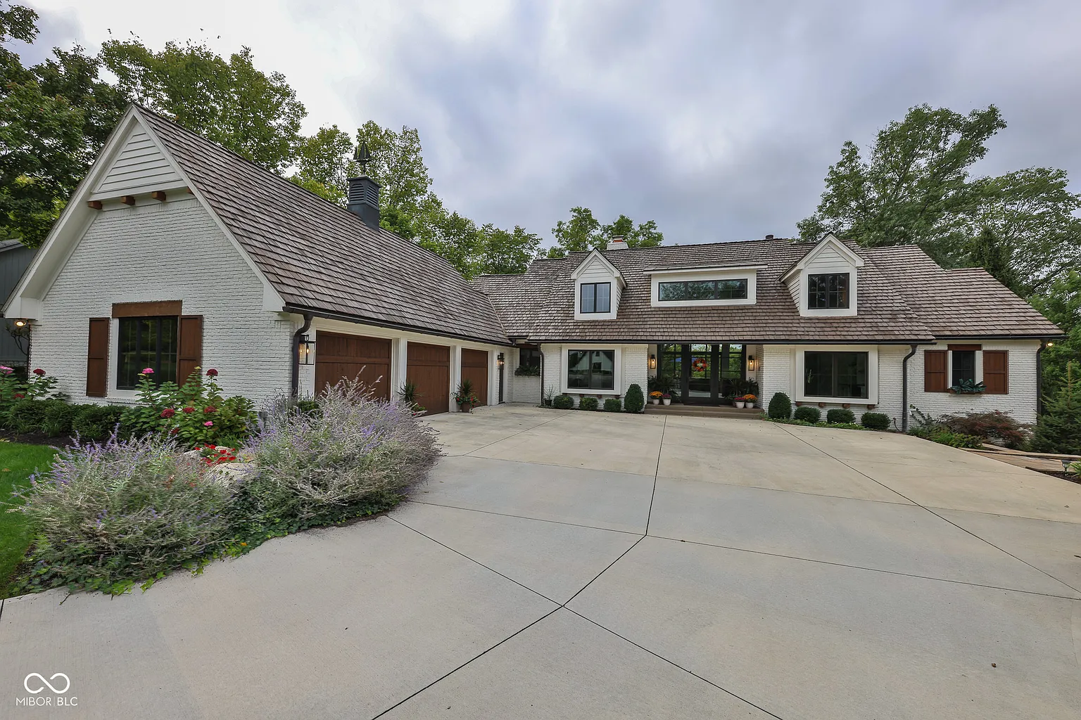 8219 Twin Pointe Cir photo 1