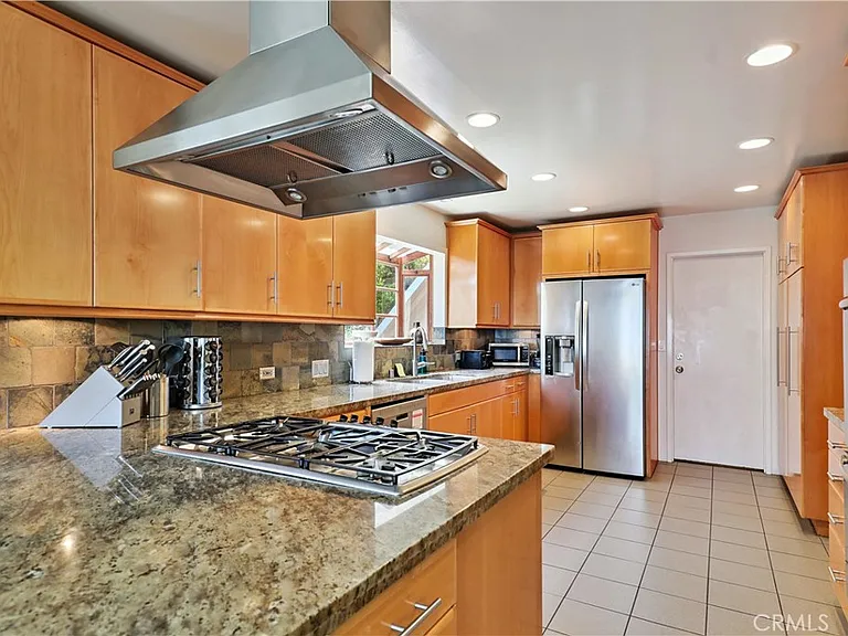 7161 Grasswood Ave — Photo 19