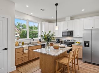 212 Hull Ave #201, Olyphant, PA 18447
