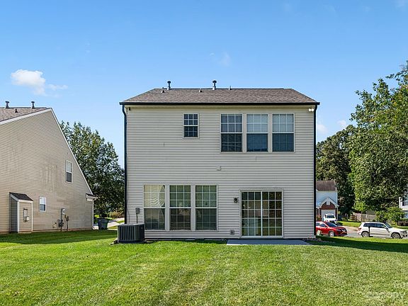 4th image of 2413 Sawyer Dr