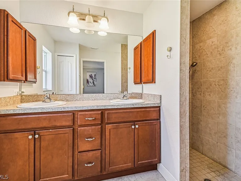 3195 Mayflower Ter — Photo 15