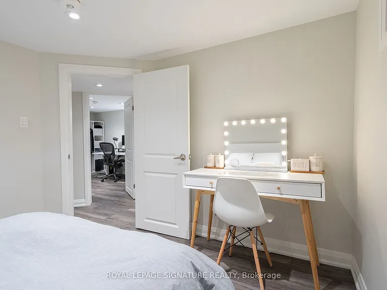 305 Blue Grass Blvd #BASEMENT — Photo 17