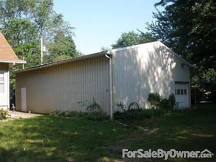 3rd image of 712 W Wilkinson St