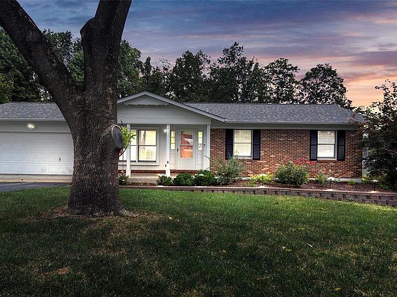 2nd image of 117 Hickory Hill Dr