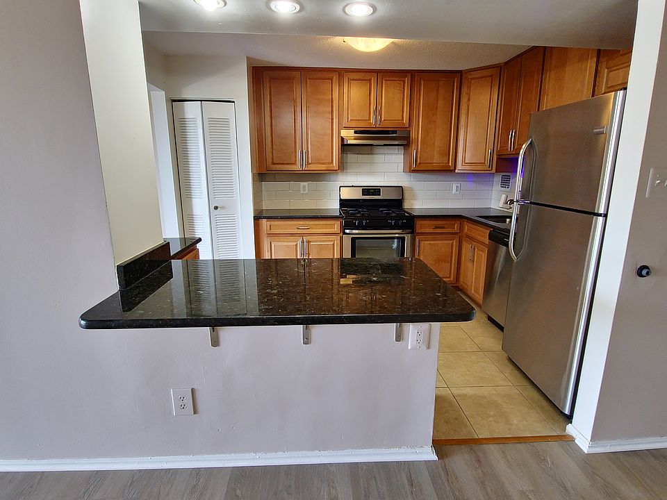 1st image of 118 Monroe St APT 503
