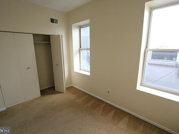 4th image of 2209 South St Floor 2/3