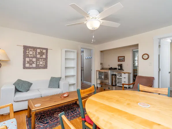 717 Oak Ave, Waynesboro, VA 22980