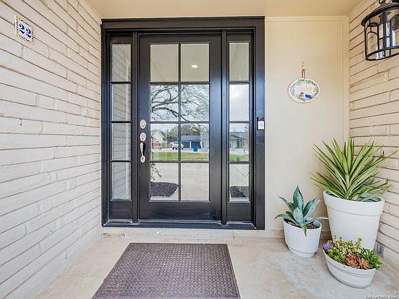 5th image of 22 LA MESA DR
