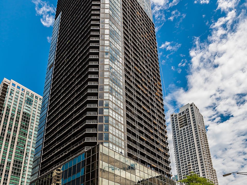 1st image of 10 E Ontario St APT 3412
