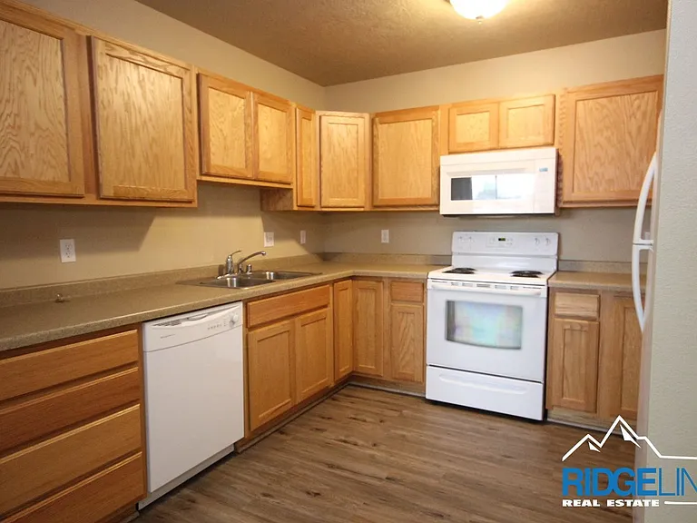 2326 14th Ave S #5 — Photo 5