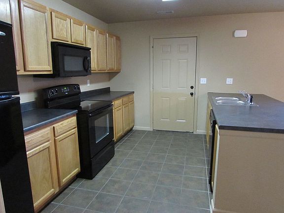 4th image of 16583 Hunters Ridge Ln #B