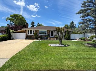 98 W 8th Street, Deer Park, NY 11729