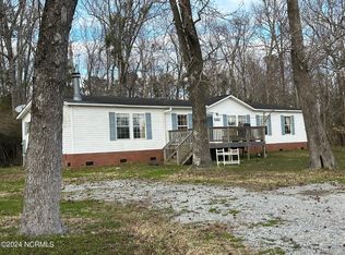 810 Laurel Rd, Beaufort, NC 28516